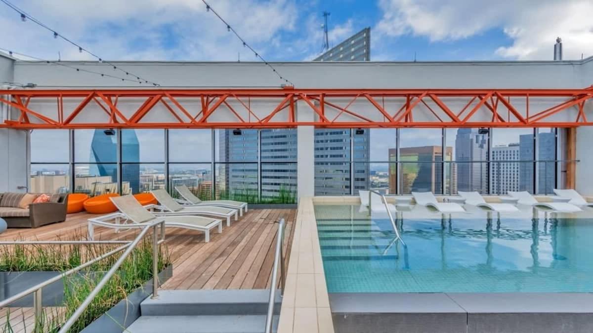 Cozysuites Two Condos With Sky Pool In Dallas Exterior photo